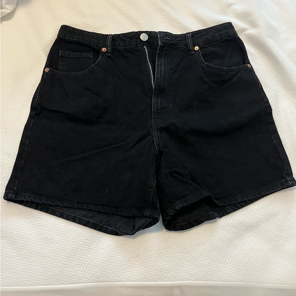 ZARA Mom Denim Shorts - Picture 3 of 5